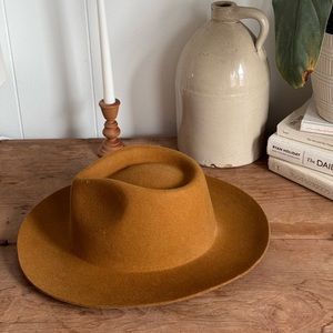 GIGI PIP // tan wool hat - 59 MED/LG
